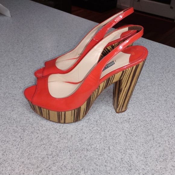 Peach Prada pumps - Picture 2 of 5